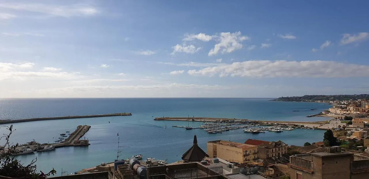 Domus Aurea Bed & Breakfast Sciacca 0*,